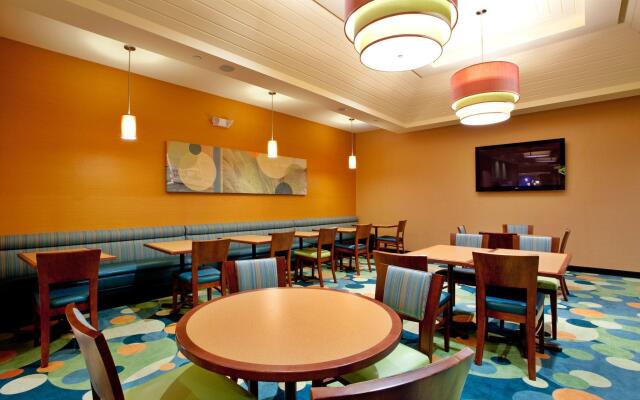 Holiday Inn Express Hotel & Suites Va Beach Oceanfront, an IHG Hotel