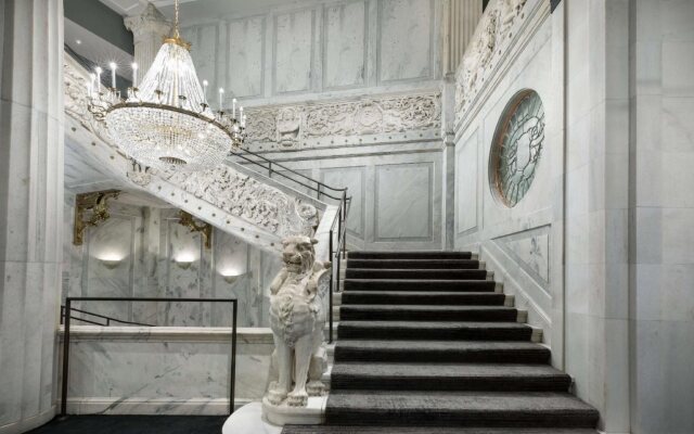 The Candler Hotel Atlanta, Curio Collection by Hilton