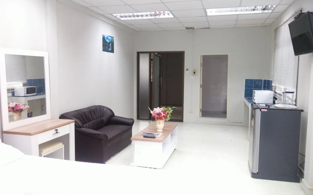 Royal Anand Guest House