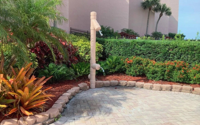 Siesta Breakers on Crescent Beach