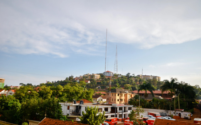 Hillside Plaza Hotel