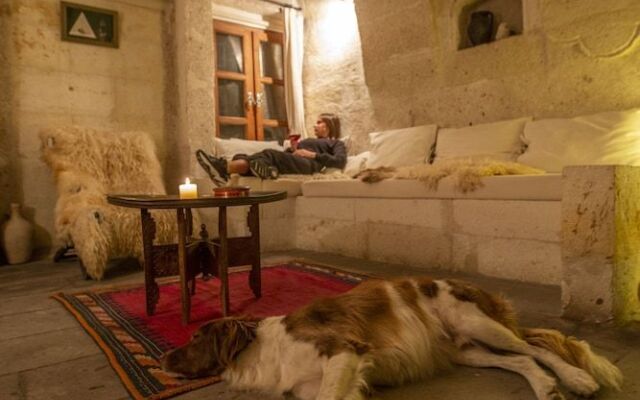 Asmali Cave House