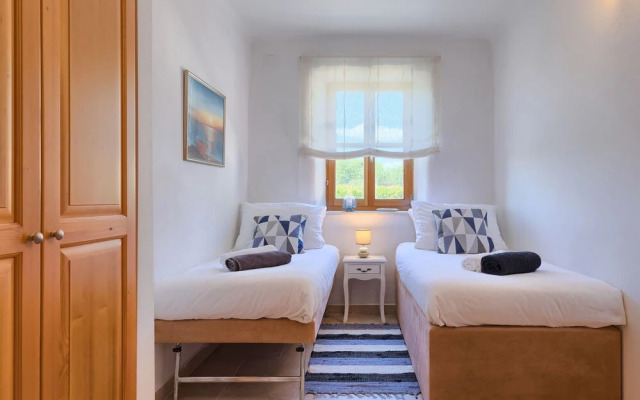 Bibali in Bibali With 3 Bedrooms and 3 Bathrooms