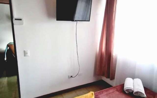 Airport traveler's home. - Hostel