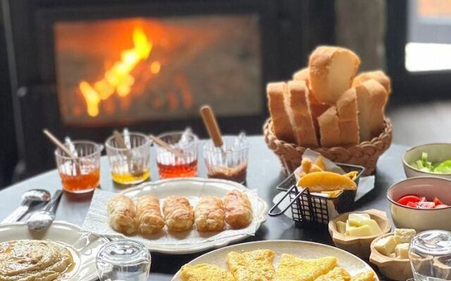 Ayder Vanak Stone Suites