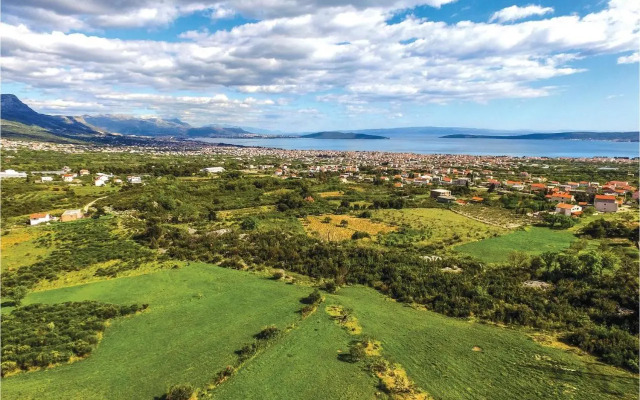 Three-Bedroom Holiday Home in Kastel Stafilic
