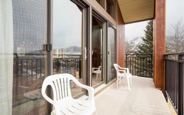 West Condominiums - W3301