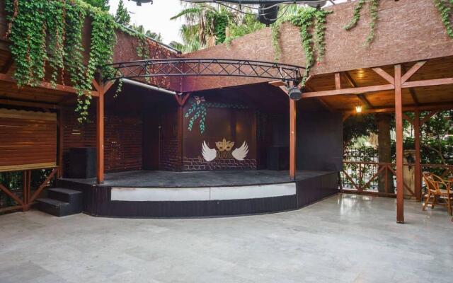 Larissa Inn Hotel