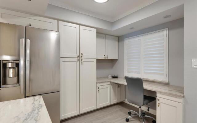 Land's End 10-403 Beach Front - Premier