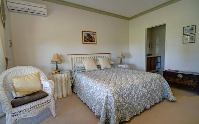 Rosevillehouse Bed & Breakfast