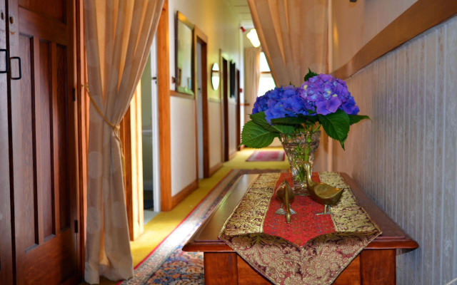 Braemar House B&B and YHA Hostel