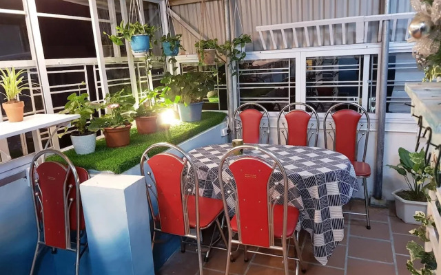Flower Hostel