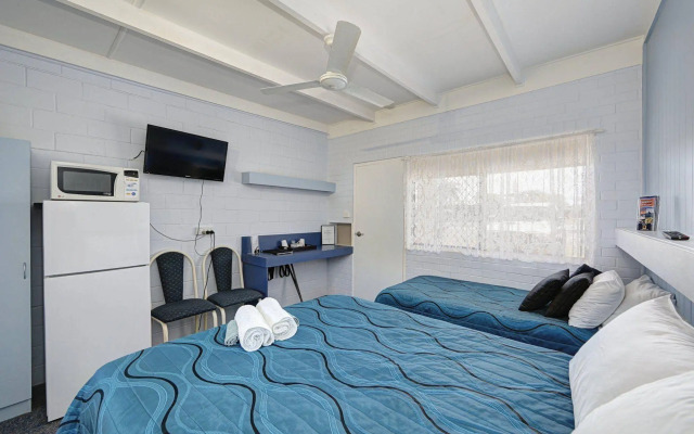 Moore Park Beach Motel