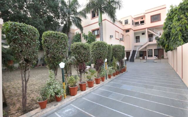 OYO 9727 Hotel Welcome Inn 2