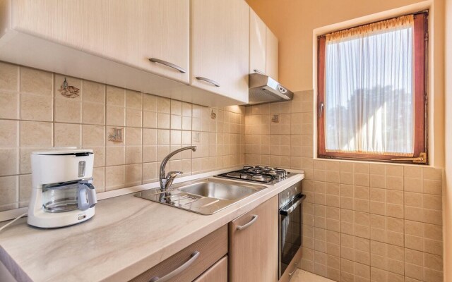 Nice Home in Bratulici With Wifi and 6 Bedrooms