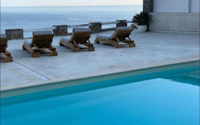 Petra House Kea 12776742