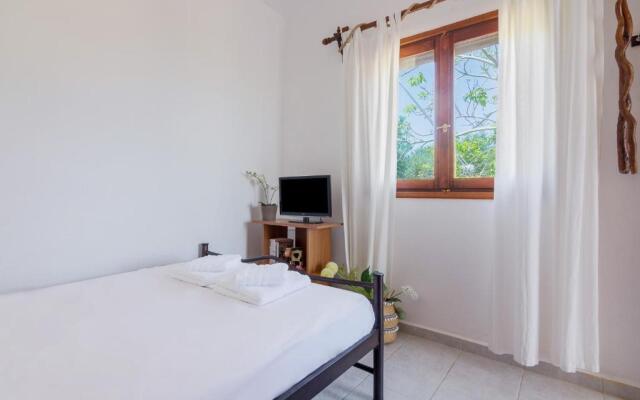 Stavros Hideaway 2 bedroom 6 persons house.