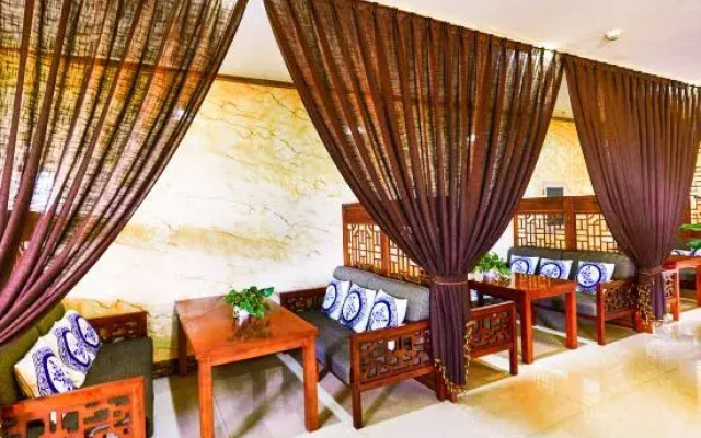 Chunjiang Holiday Hotel