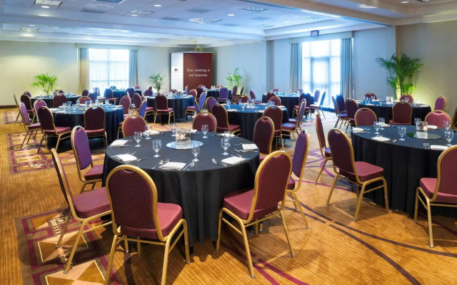 DoubleTree by Hilton Milwaukee - Brookfield