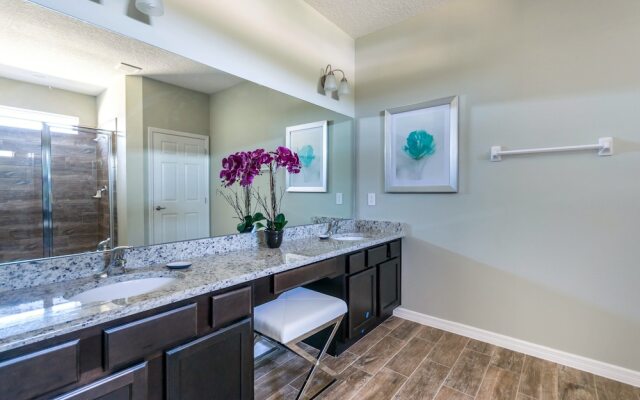 Solterra - 6033 Broad Oak Drive