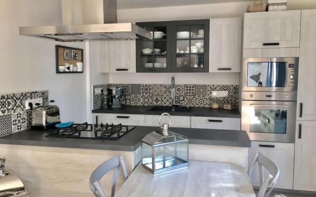 Cap d'Antibes 50m from the beach 3 bedrooms/Pool