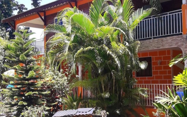 House with 3 Bedrooms in Pointe Noire, with Wonderful Mountain View, Furnished Garden And Wifi - 1 Km From the Beach