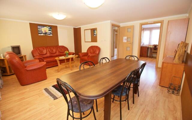 Zoli Apartmanok-Bródy 51-53