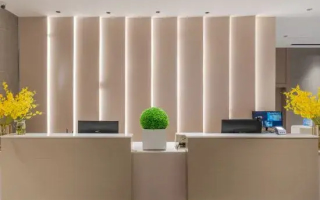 Yaris Hotel (Dahua County Government Hongshuihe Branch)