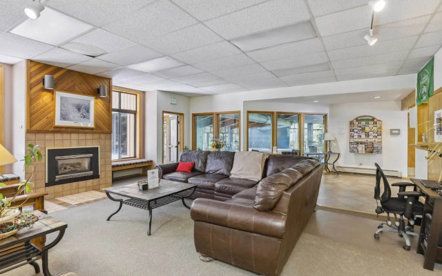 Cozy Winter Park Condo: Bike, Ski, & Hike!