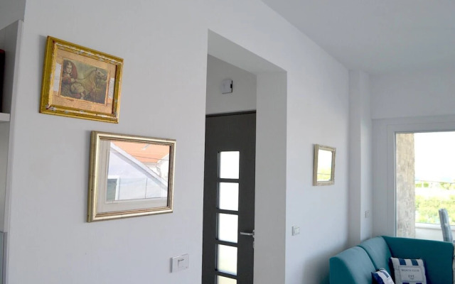 Seafront 2-bedroom Apartment The New View