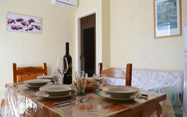 Central Holiday Home With Terrace And Garden, Parking Available