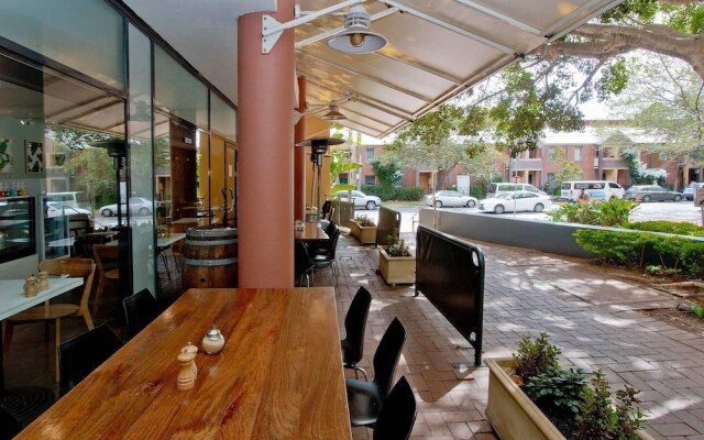 Ample Space In This 1 Bed Apt Also With Pool/Gym