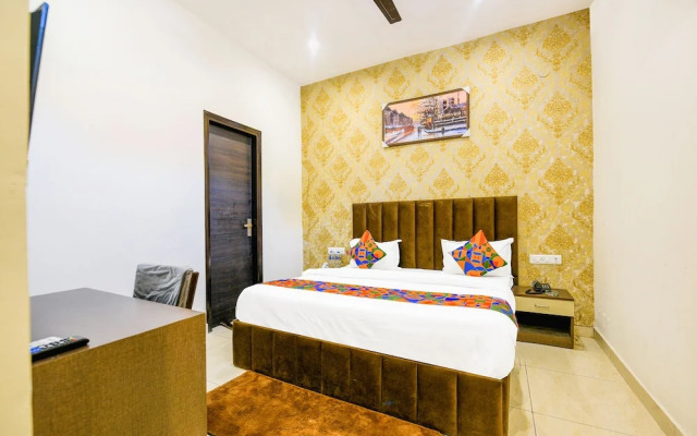 Fabhotel Royal Regency I