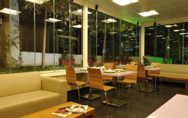 Suite Hotel Chrome