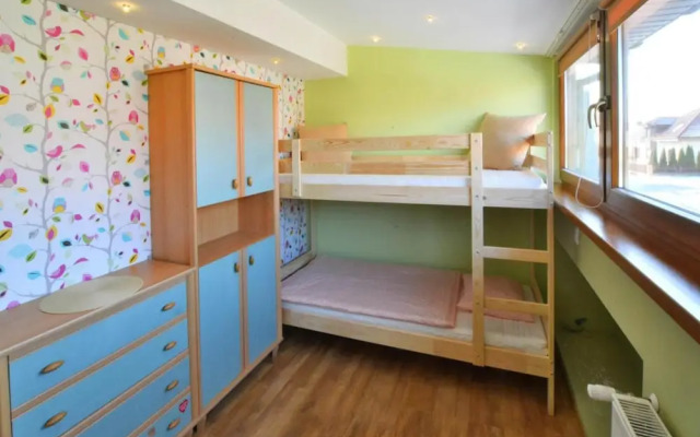 Comfortable Holiday Home With a Garden, Kolobrzeg