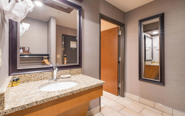 Best Western Plus GranTree Inn