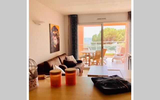 Appartement VAIANA avec piscine en bord de mer