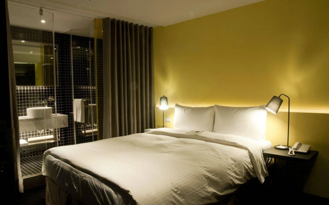 Vendome East Inn