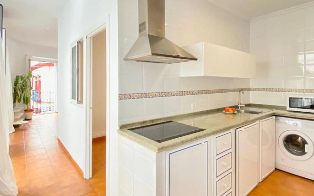 Comfortable studio old town, parking optional