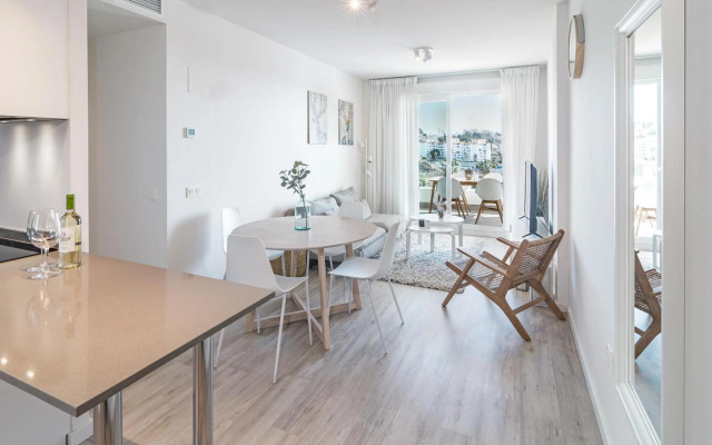JG- Top modern apartment in Nueva Andalucia