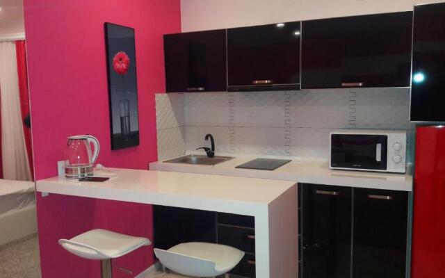 Pink Apartment near Airport