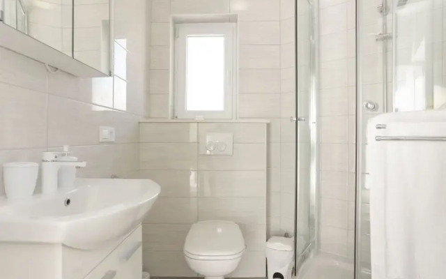 Elegant Oasis Vinisce Villa With Pool