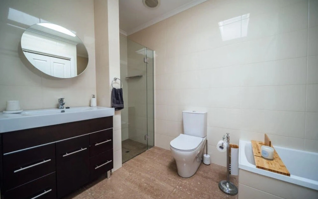 Malibu Moment on Margaret-Historic Bungalow