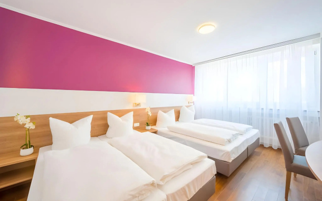 Hotel S16