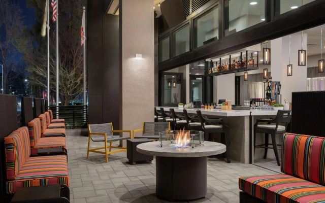 Home2 Suites By Hilton Woodland Hills
