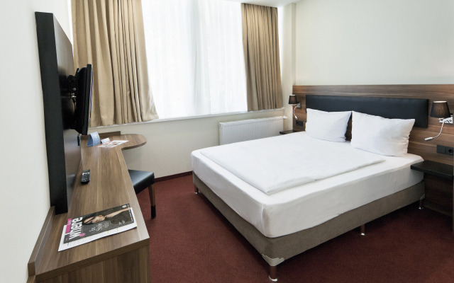 B&B HOTEL Berlin-Adlershof