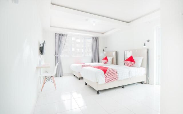 OYO Flagship 210 Amethyst Kemayoran Near RSUD Pademangan