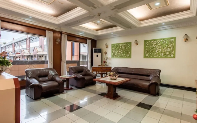 OYO 89735 The Dream Hotel