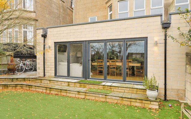 6 Bedroom Edwardian House in Bath