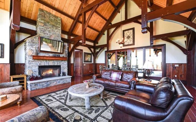 Pool On Summit Point - Four Bedroom Cabin